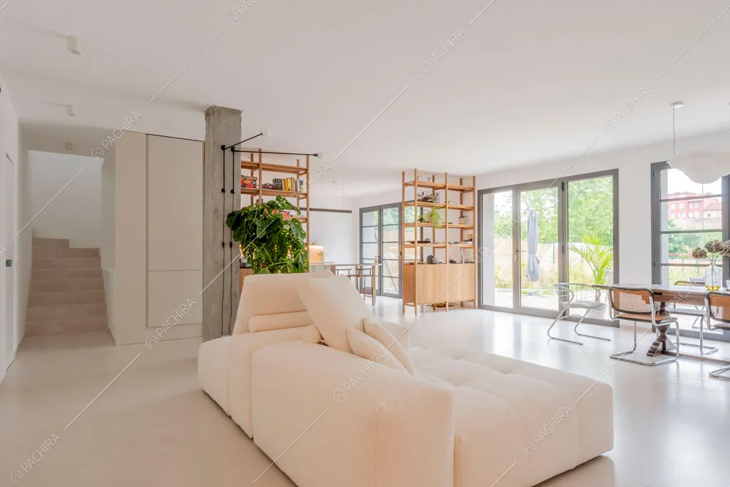 Zona living del loft Tigri, location in stile contemporaneo a Milano