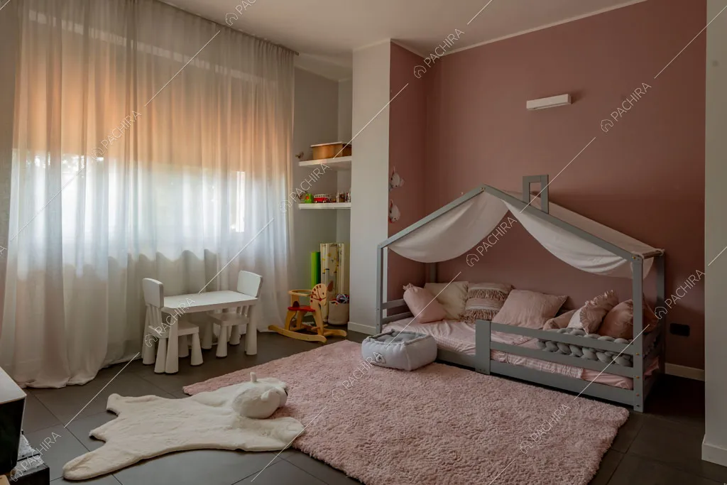 Camera dei bambini della villa Darling, location in stile contemporaneo a Monza