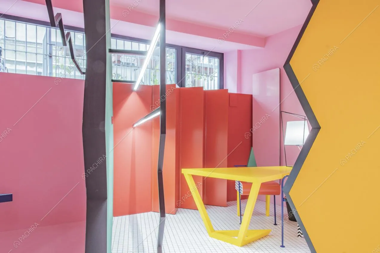 Colori sgargianti nel loft Ambrosia