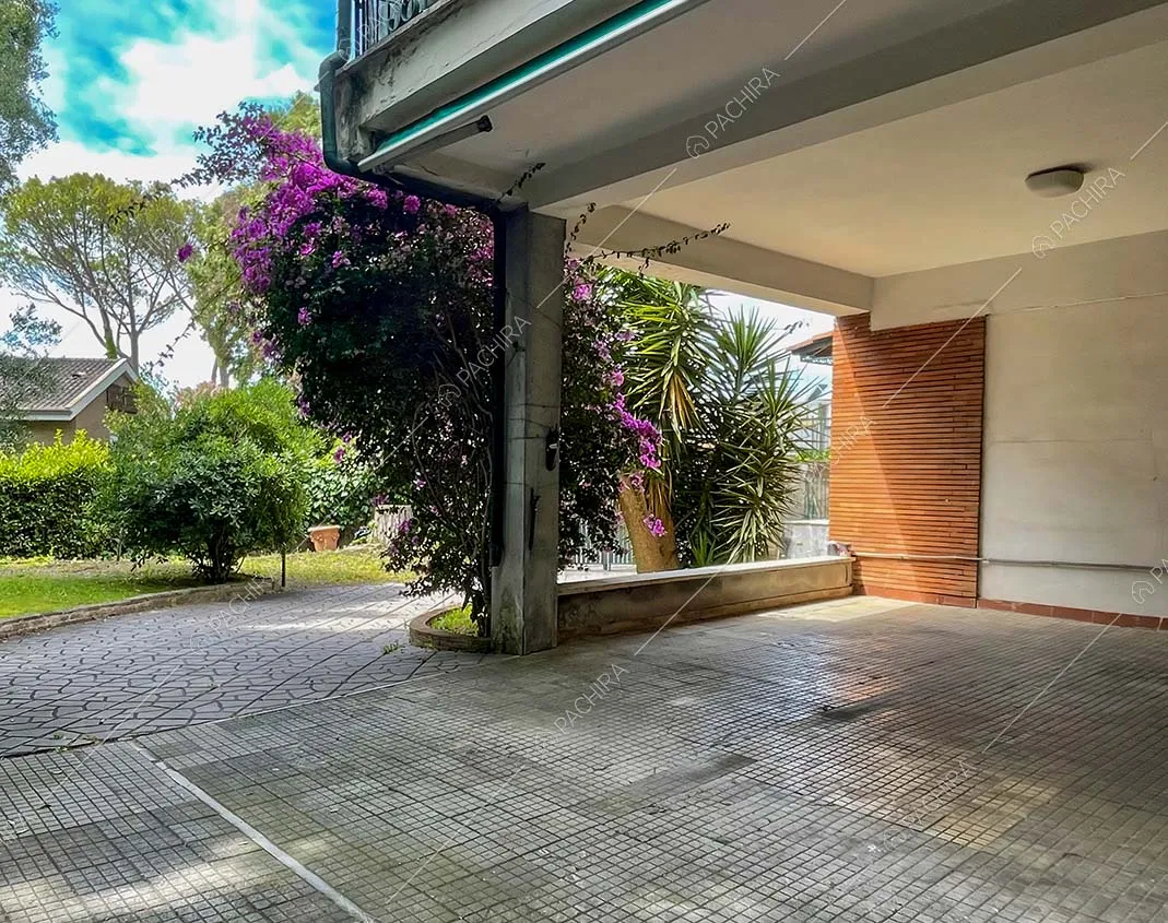 Vialetto della villa Apatite, location in stile classico a Roma