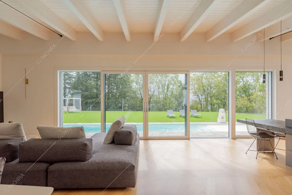 Sala della villa Amazonite, location in stile contemporaneo a Varese