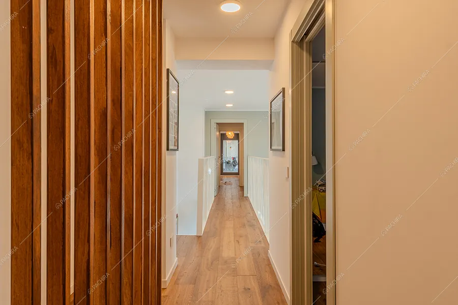 Corridoio dell'appartamento Mimetite, location in stile moderno a Milano