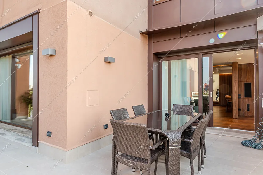 Terrazza della location Ebano, attico in stile classico a Milano