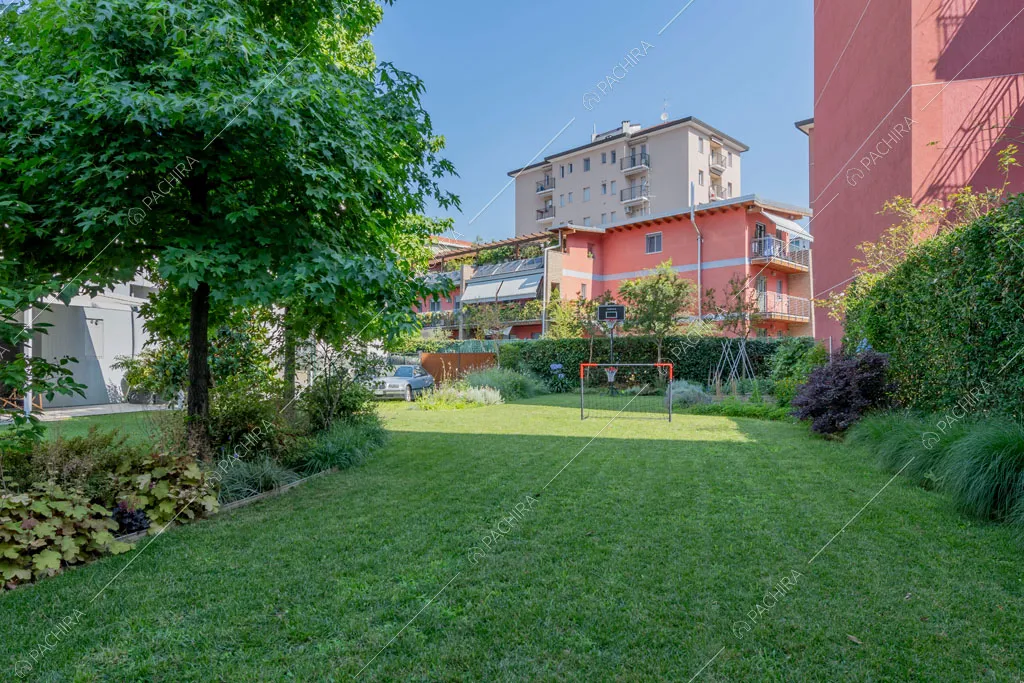 Giardino del loft Graviola, location in stile contemporaneo a Milano