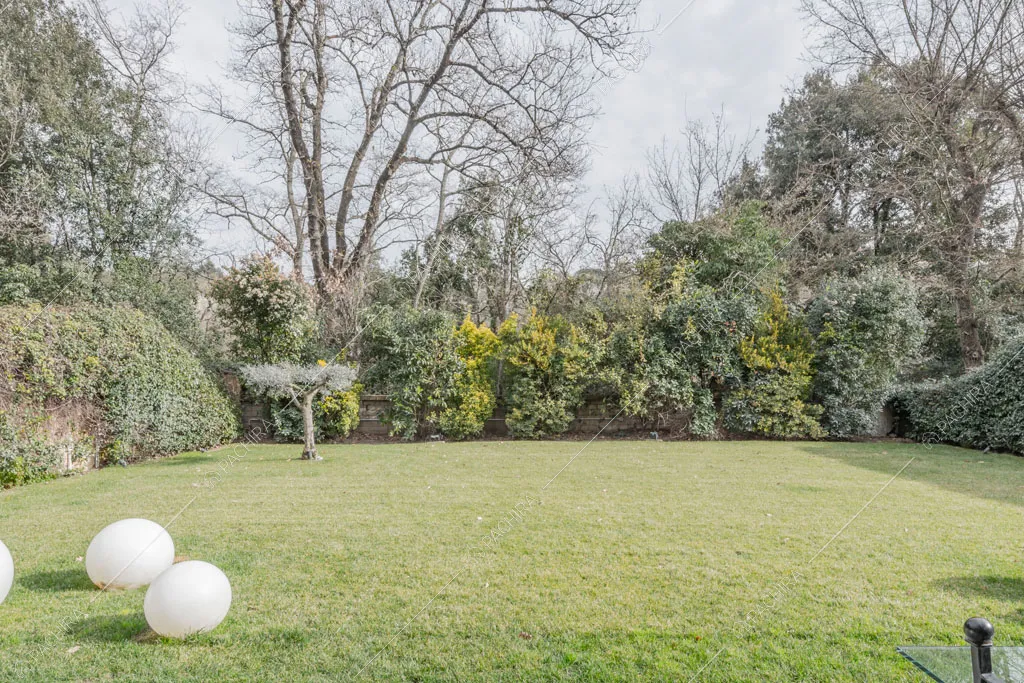Giardino della villa Bauxite, location in stile moderno a Roma