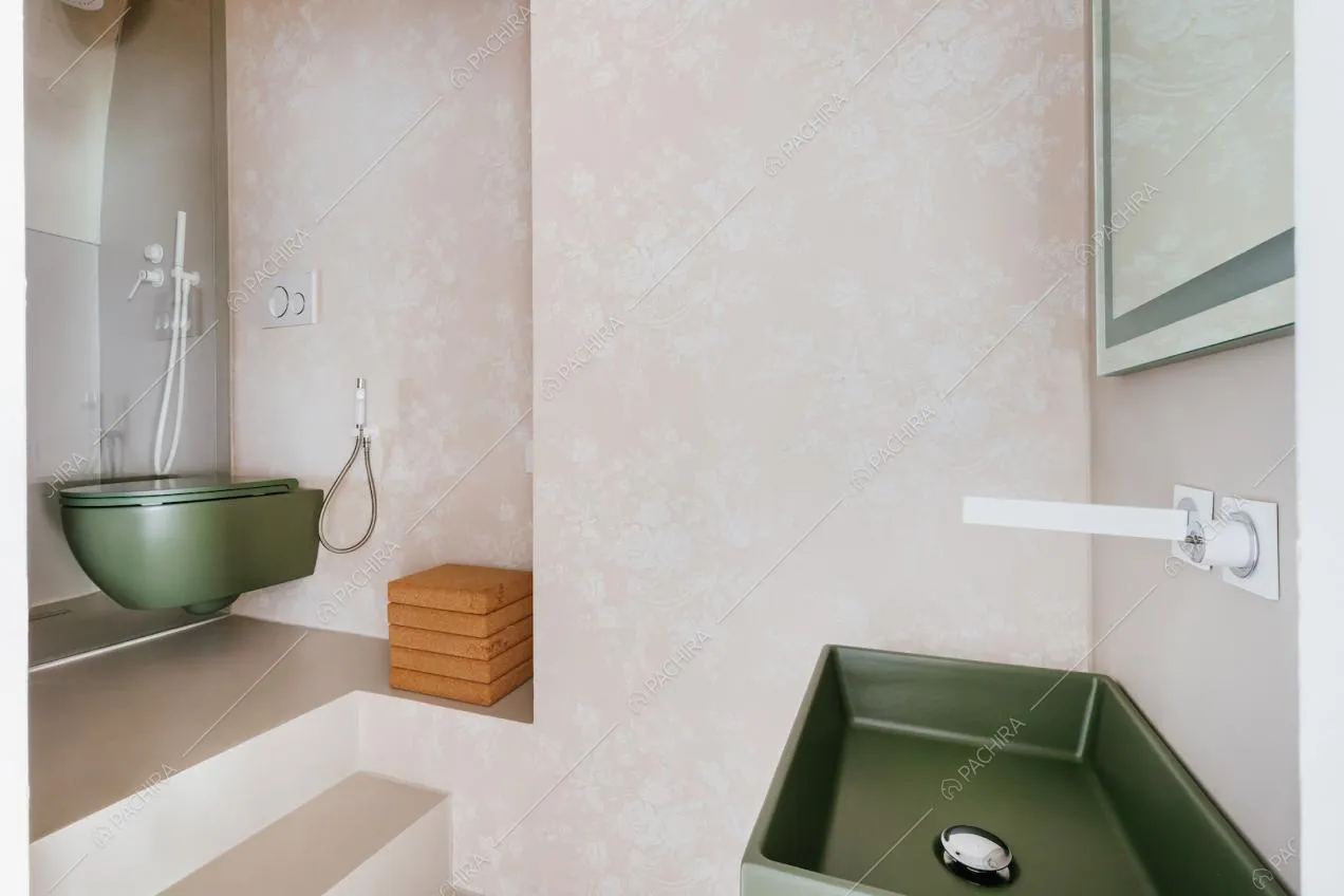 Bagno con sanitari verdi