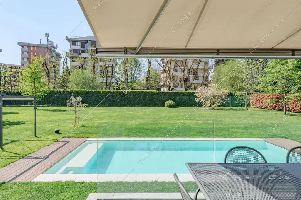 Giardino della villa Colorado, location in stile moderno a Varese