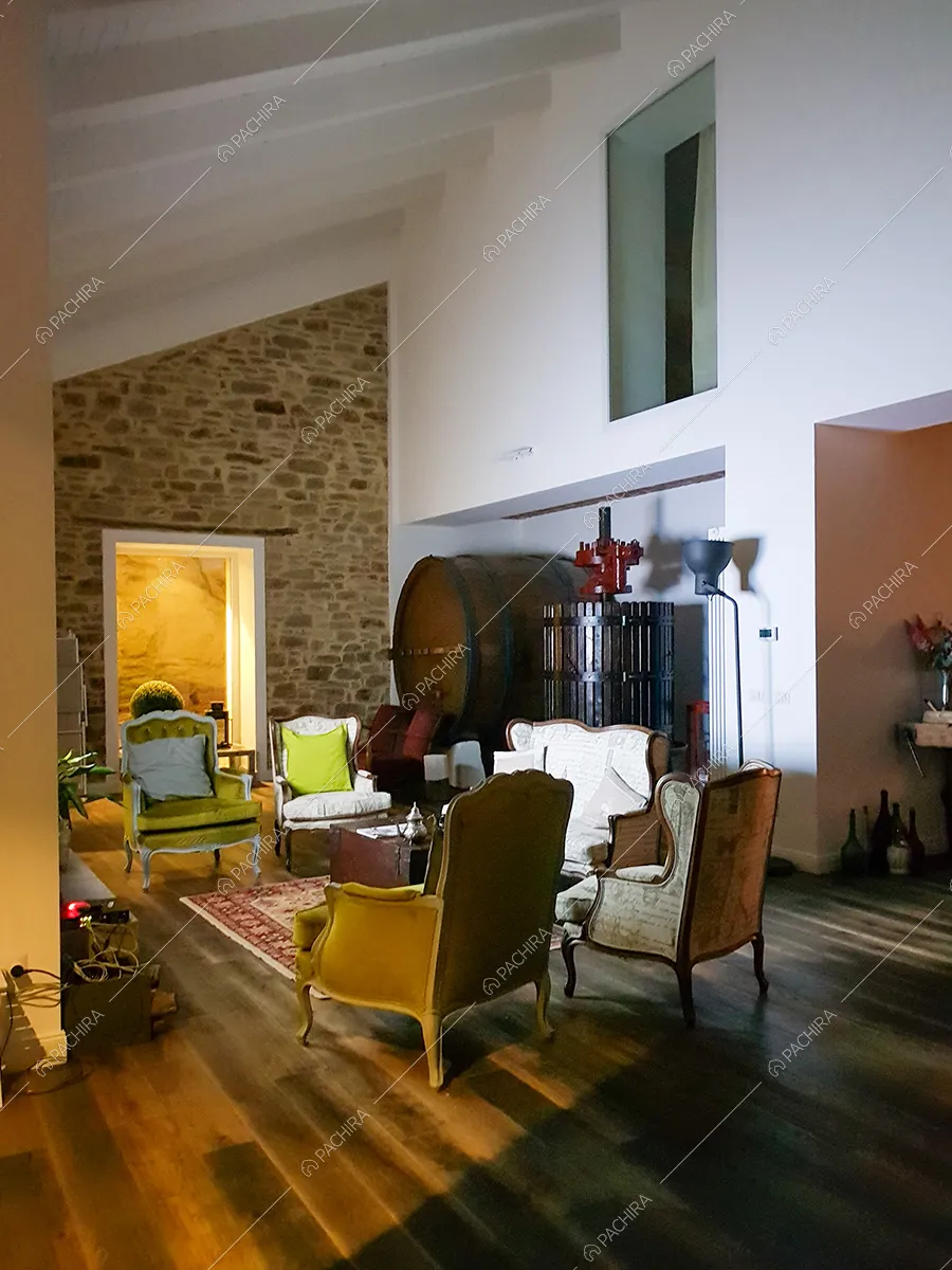 Salotto della villa Baffin, location in stile moderno ad Alessandria