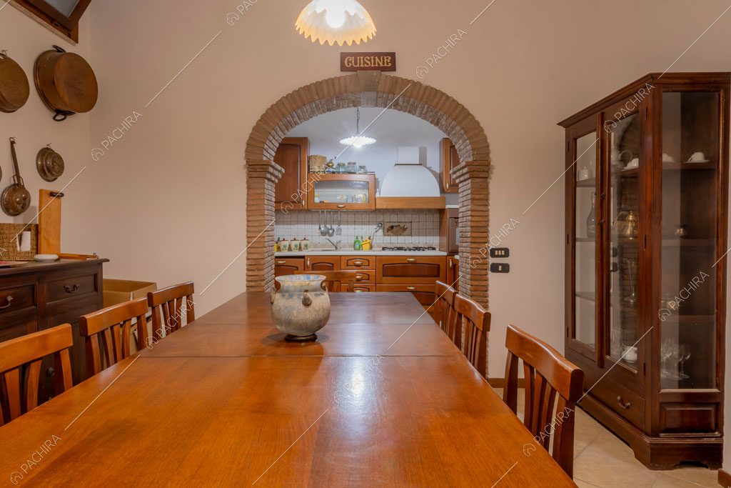 Sala da pranzo della villa Cassava, location in stile contemporaneo a Roma