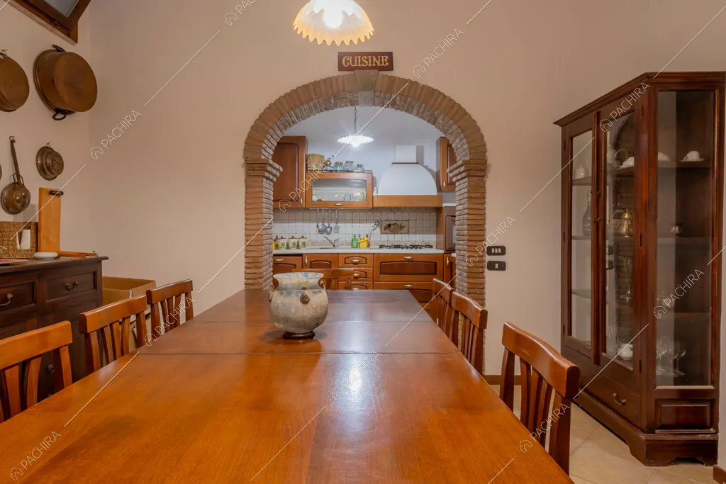 Sala da pranzo della villa Cassava, location in stile contemporaneo a Roma