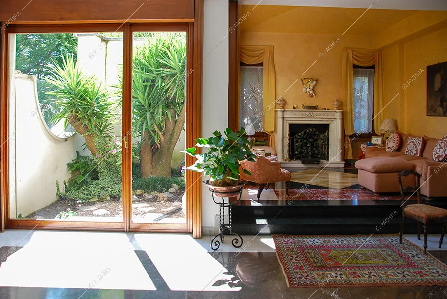Salotto della villa Acetosa, location in stile vintage a Lecco