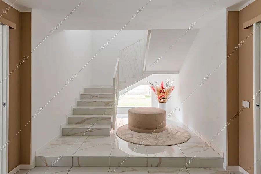 Scale della villa Morava, location in stile moderno a Milano