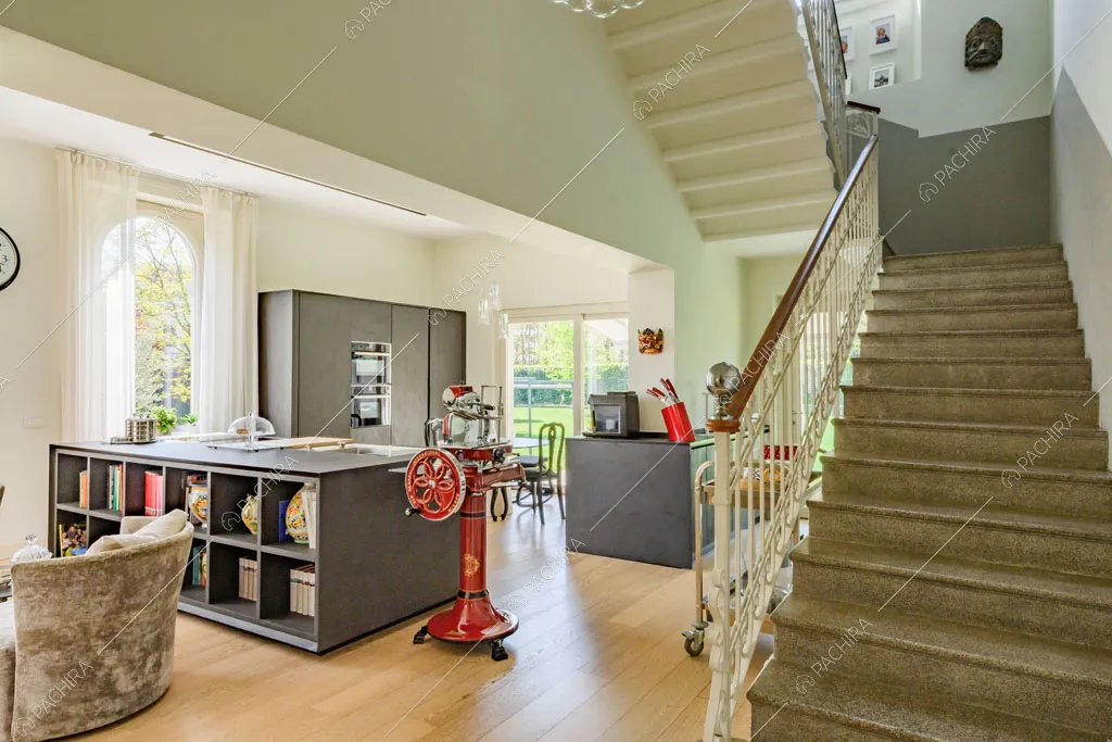 Scale della villa Colorado, location in stile moderno a Varese