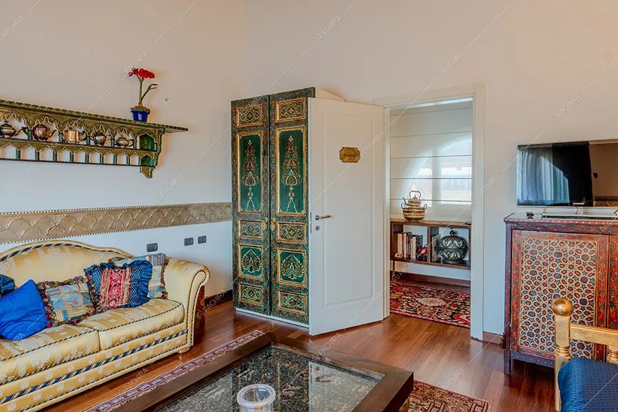 Salotto della villa Quito, location in stile classico a Lecco