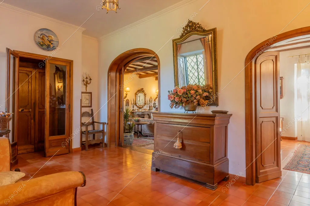Atrio della dimora storica Logan, location in stile classico a Roma