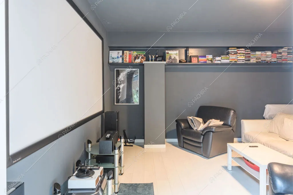 Sala cinema del loft Genepi, location in stile contemporaneo a Milano