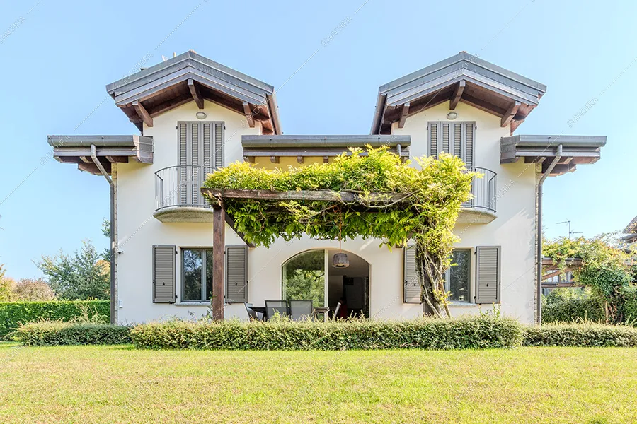 Esterni della villa Litani, location in stile moderno a Monza