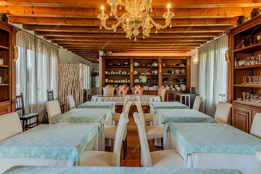 Sala da pranzo della villa Quito, location in stile classico a Lecco