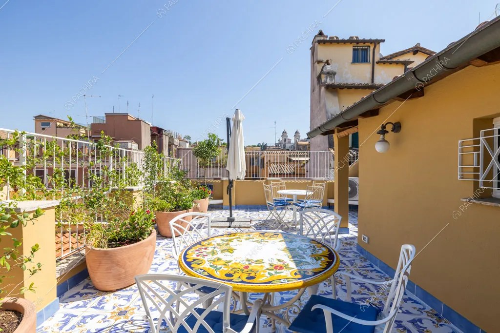 Terrazza dell'appartamento Ural, location in stile moderno a Roma