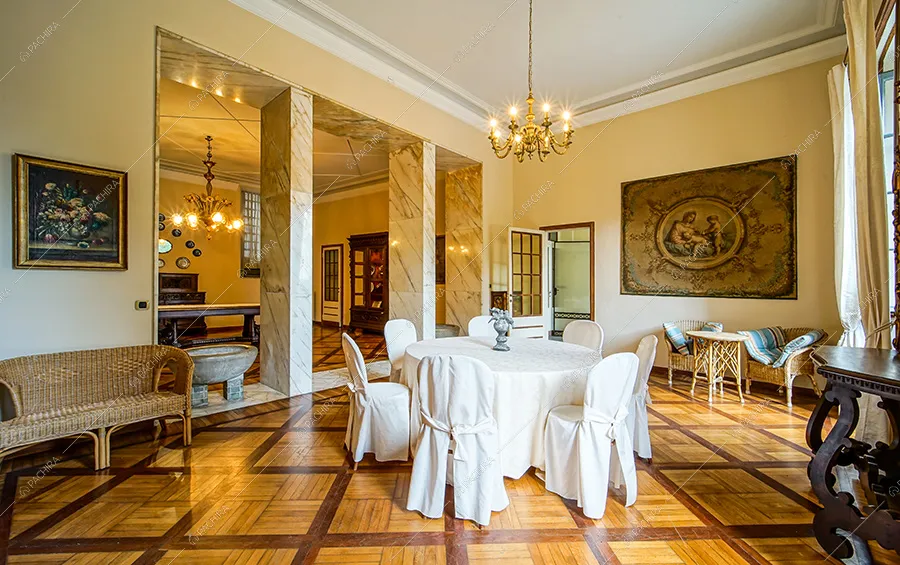 Sala da pranzo della dimora storica Cinabro, location in stile classico a Lecco