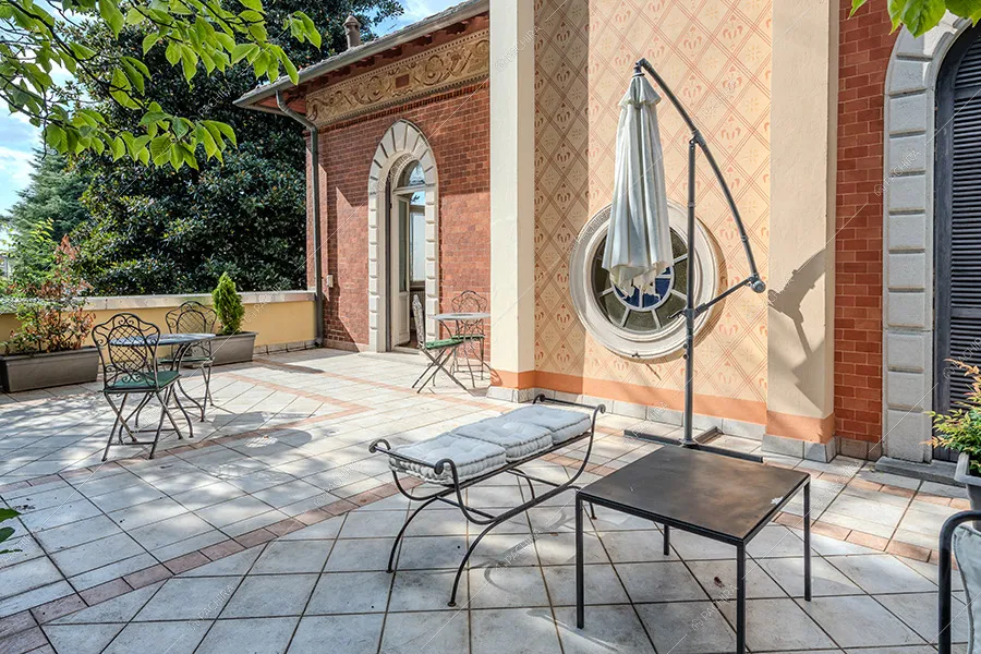 Terrazza della villa Rainier, location in stile liberty a Milano