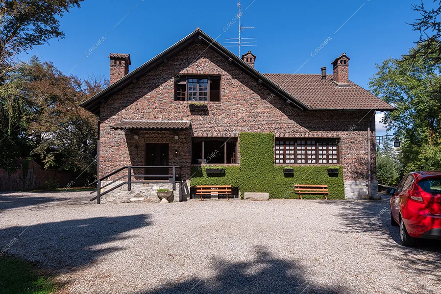 Esterni della villa Realgar, location in stile country a Milano