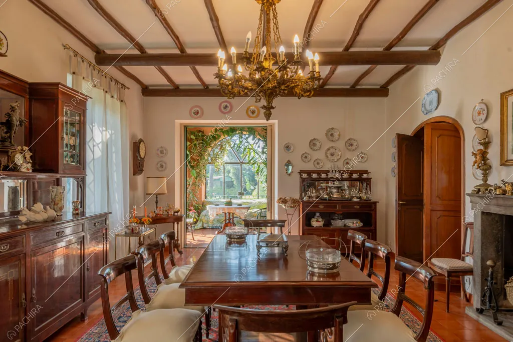 Sala da pranzo della dimora storica Logan, location in stile classico a Roma