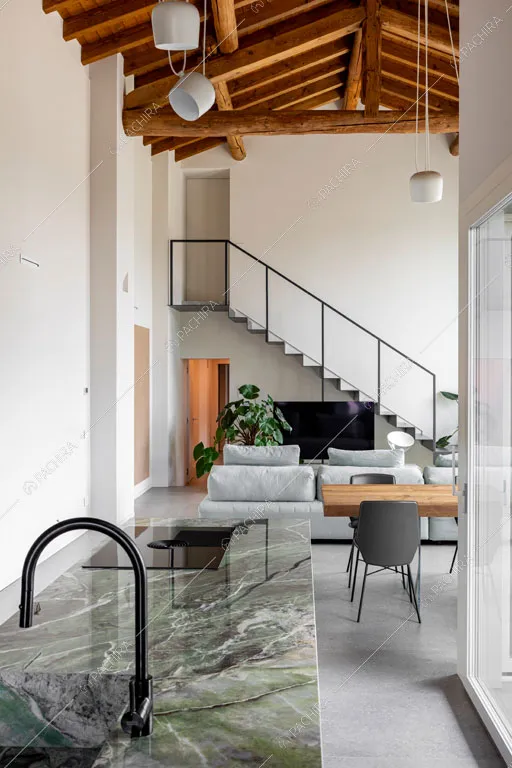 Cucina a vista della villa Makalu, location in stile contemporaneo a Brescia