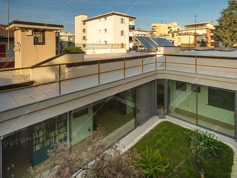 Terrazza della villa Pece, location in stile moderno a Caserta