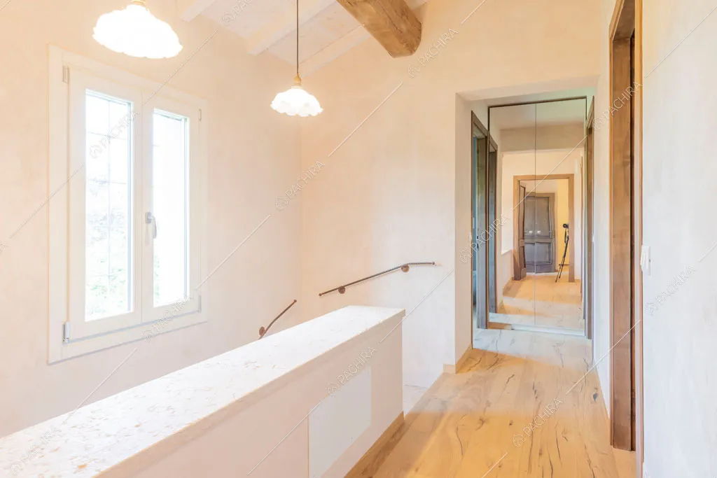 Corridoio della villa Missouri, location in stile rustico a Mantova