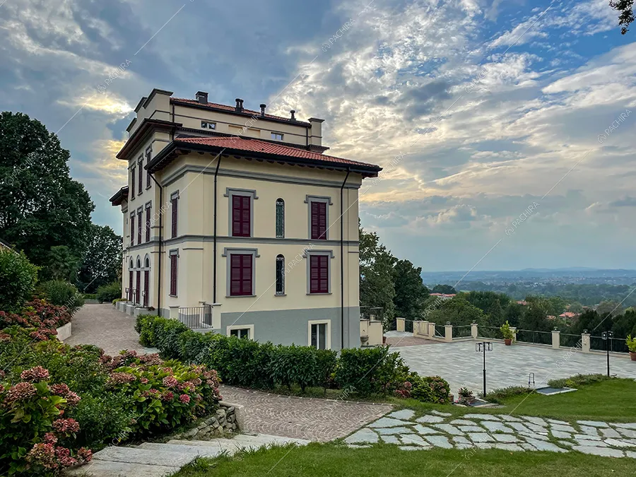 Giardino della villa Parnaso, location in stile classico a Lecco