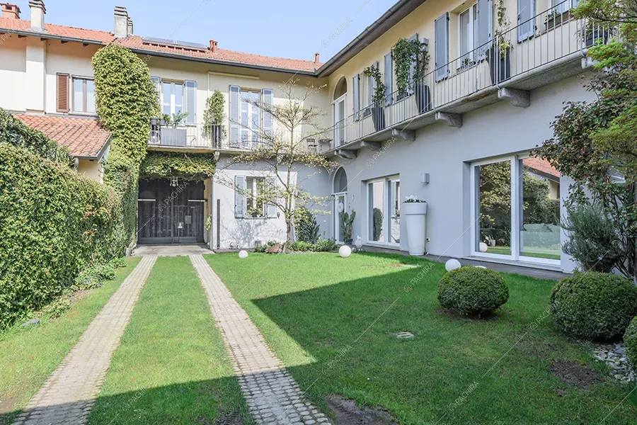 Giardino della villa Nilo, location in stile moderno a Milano