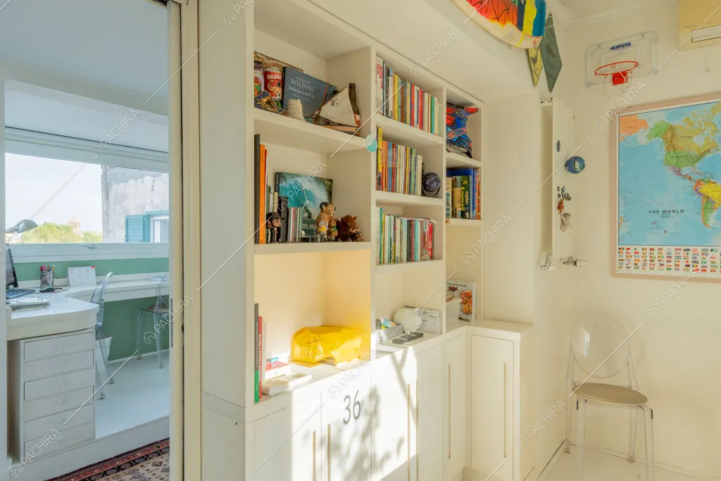 Camera da letto dell'attico Elbrus, location in stile contemporaneo a Roma