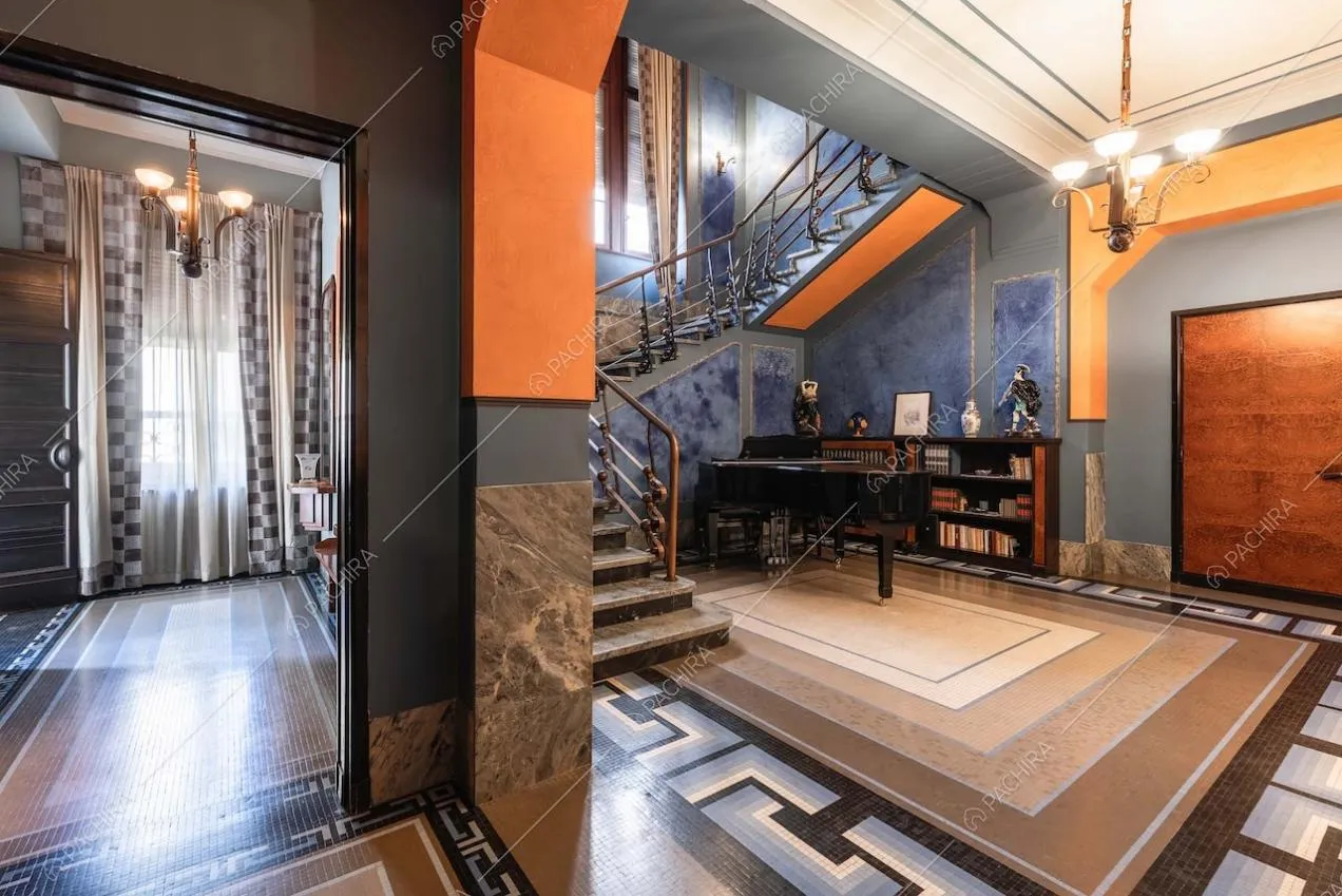 Atrio della villa Adamite, location in stile classico a Savona