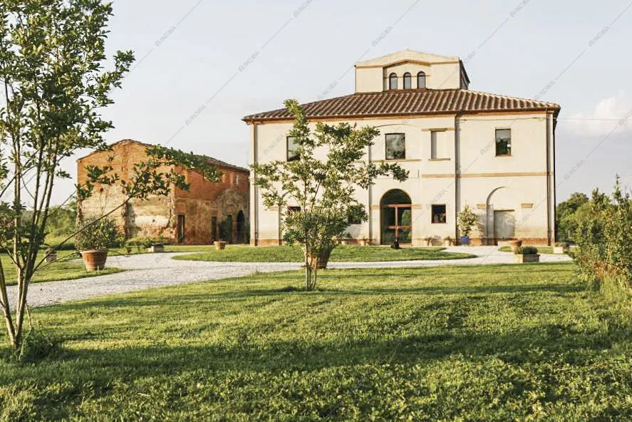 Facciata della Location Macis