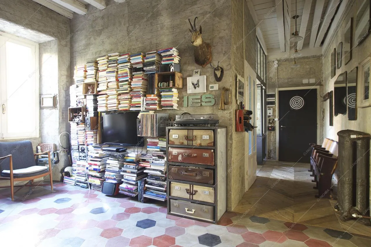 LIbreria, cassettiera vintage, giradischi