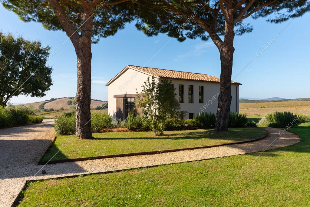 Esterni della villa Gypsum, location in stile moderno a Grosseto