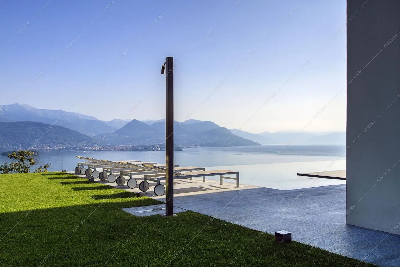 Vista panoramica dal giardino, sdraio