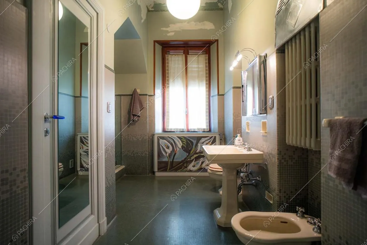 Bagno della villa Adamite, location in stile classico a Savona