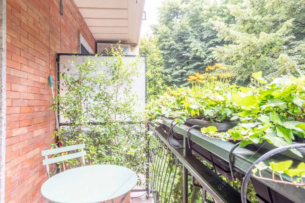 Balcone dell'appartamento Capsico, location in stile contemporaneo a Milano