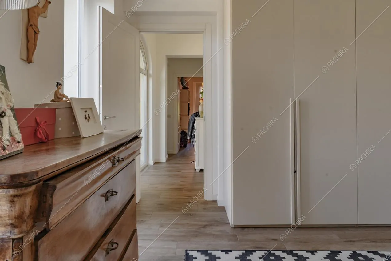 Scorcio sul corridoio dalla camera da letto