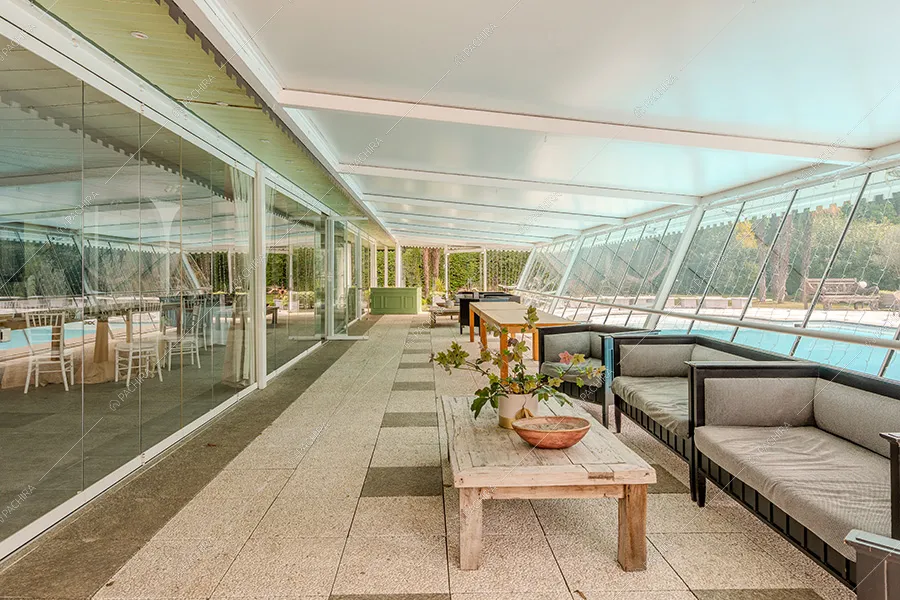 Veranda della villa Lentisco, location in stile classico a Varese