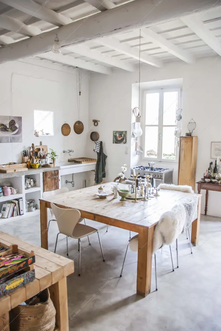 Tavolo da pranzo quadrato in legno