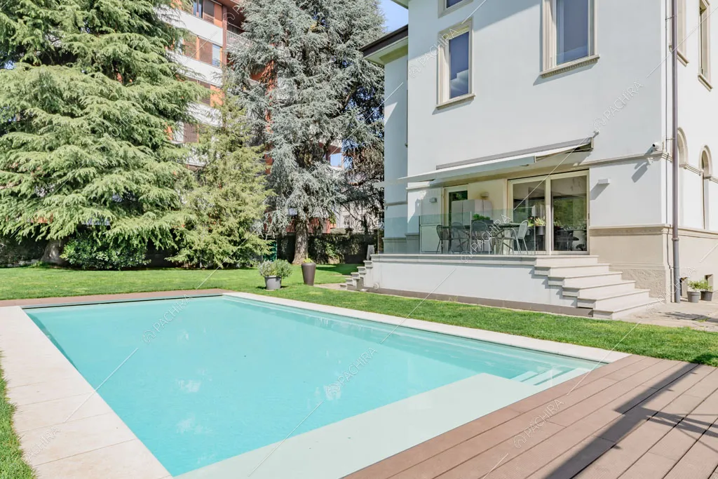 Piscina della villa Colorado, location in stile moderno a Varese