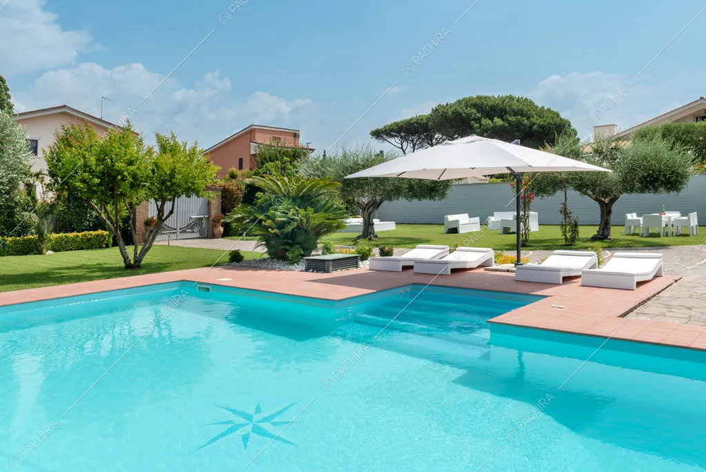 Piscina della villa Agnocasto, location in stile moderno a Roma