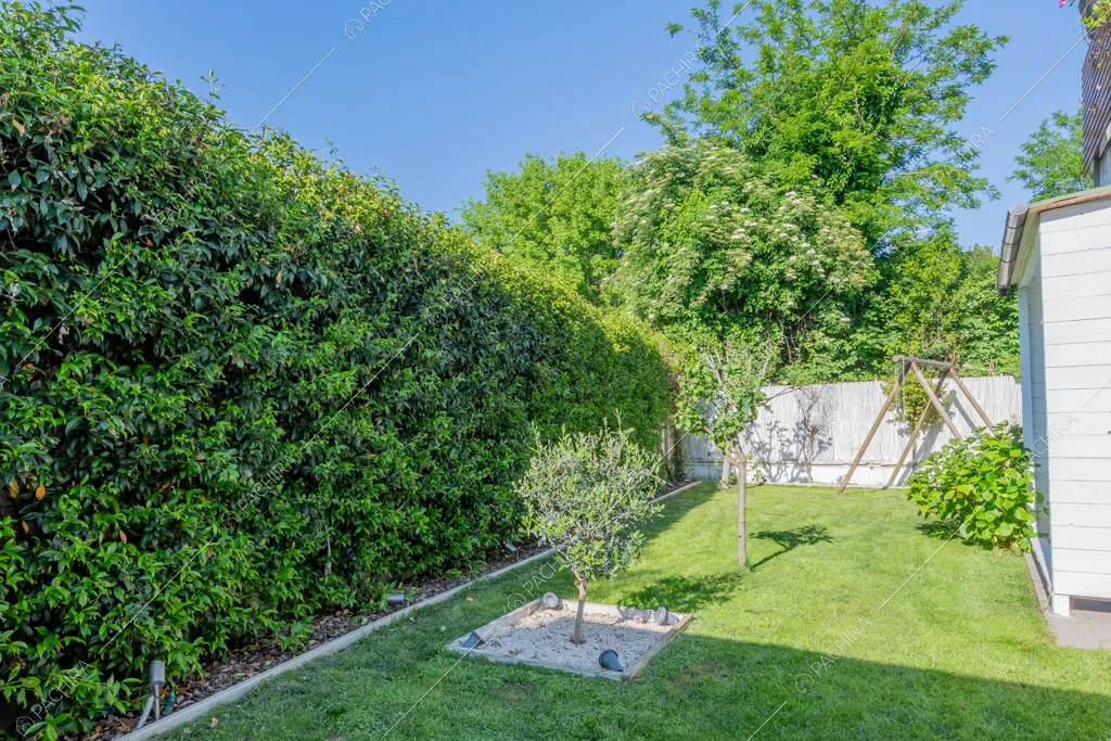 Giardino della villa Garnet, location in stile contemporaneo a Milano