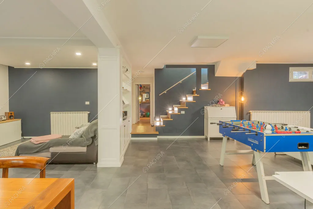 Zona living della villa Tagliamento, location in stile contemporaneo a Roma