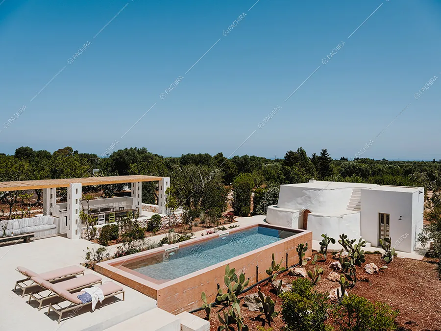 Esterni della villa Wahiba, location contemporanea per shooting a Brindisi
