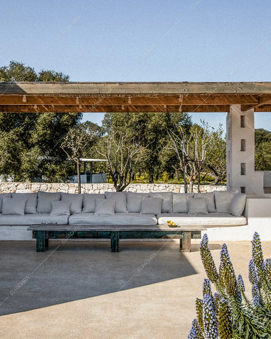 Veranda della villa Wahiba, location contemporanea per shooting a Brindisi