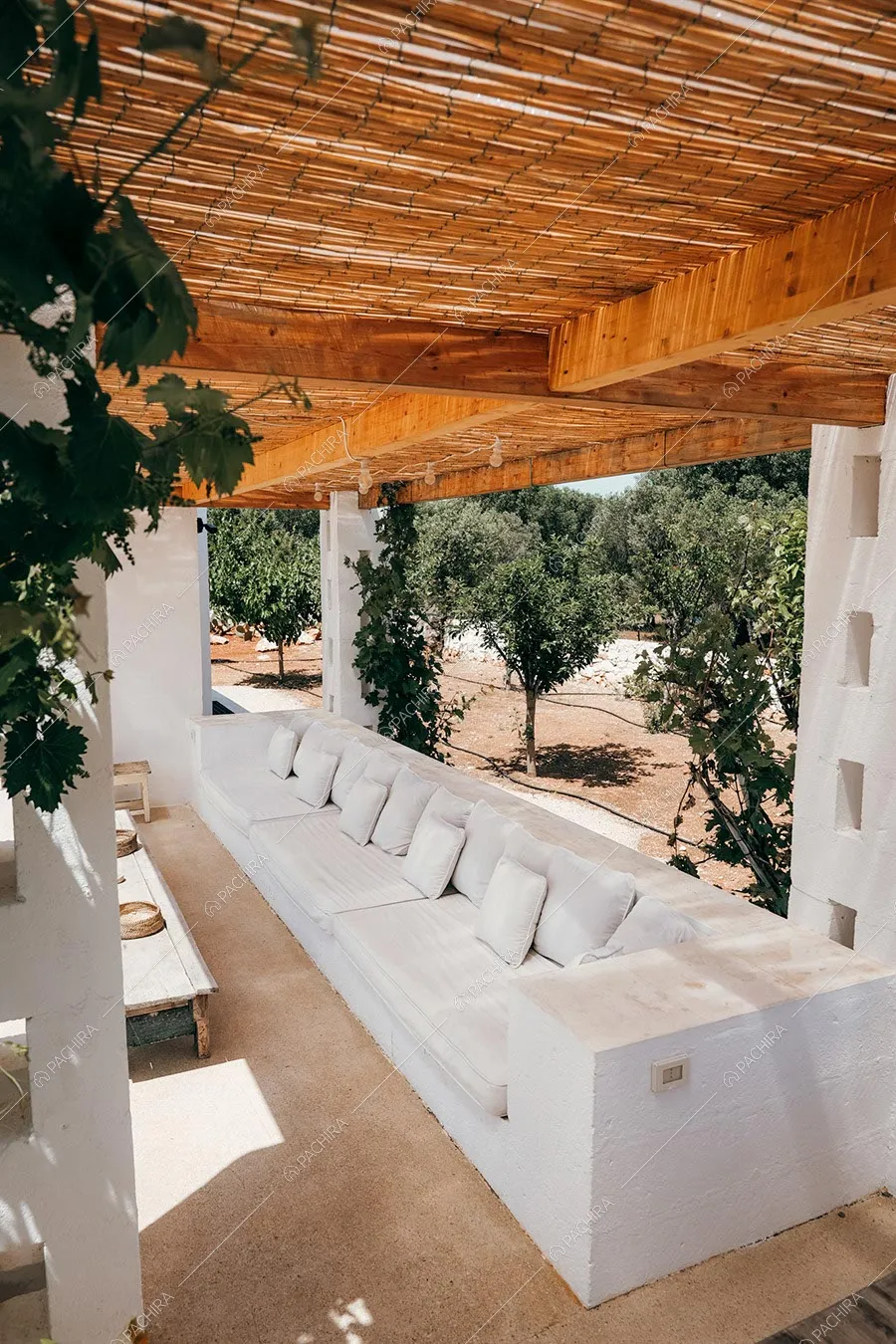 Veranda della villa Wahiba, location contemporanea per shooting a Brindisi